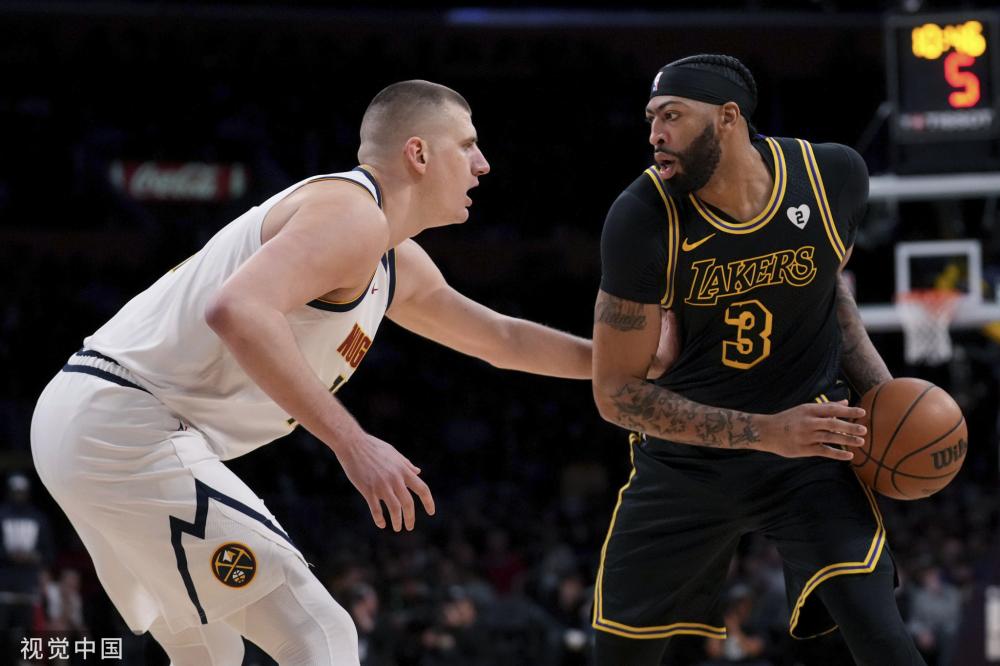 他在关键时 他在关键时