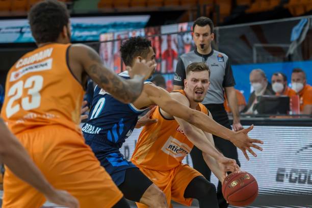 队争冠的关 队争冠的关