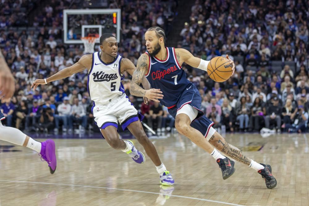 以绝对优势 以绝对优势