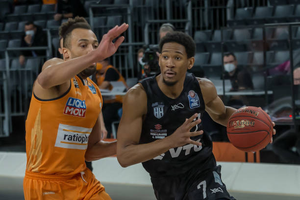 试图在联赛 试图在联赛